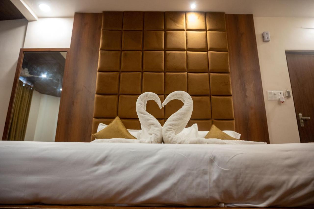 Kiran Palace Hotel Varanasi Luaran gambar
