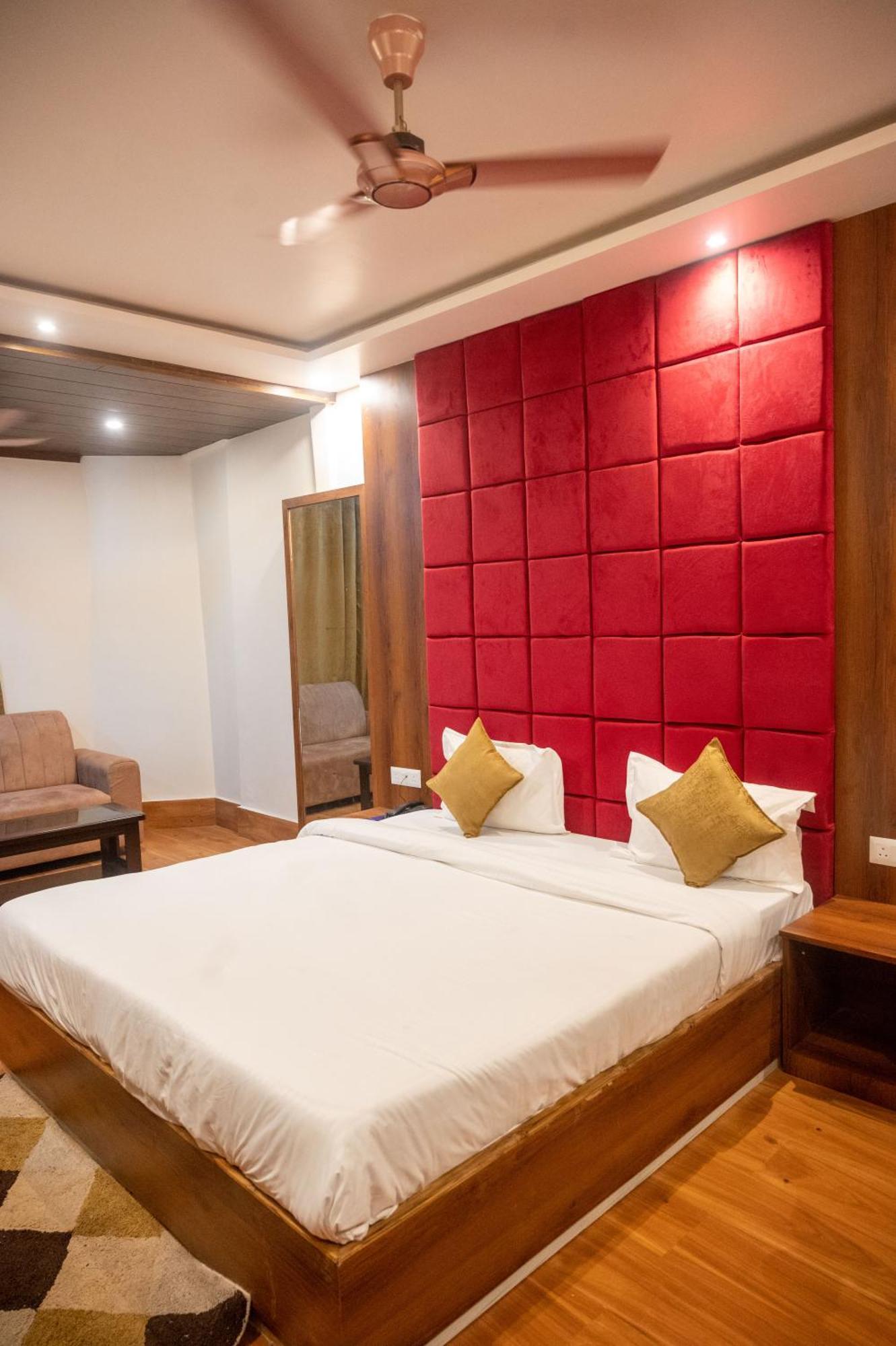 Kiran Palace Hotel Varanasi Luaran gambar